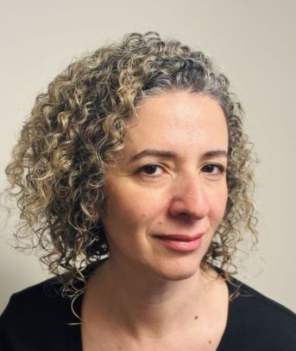 Nida Alahmad staff profile photo